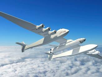 Grootste vliegtuig ter wereld is breder dan een voetbalveld