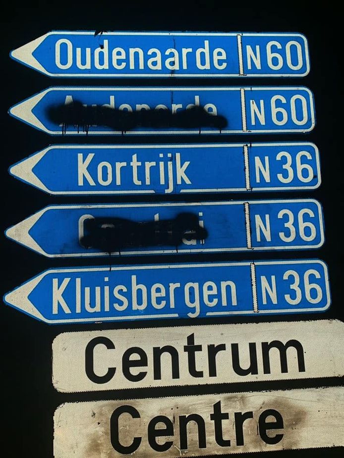 Taal Aktie Komitee bekladt opnieuw borden in Ronse Ronse hln.be