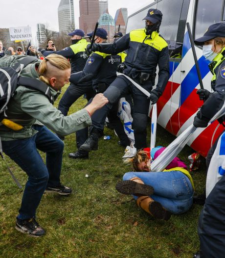 Zestien van de twintig aangehouden demonstranten nog vast na protest op Malieveld