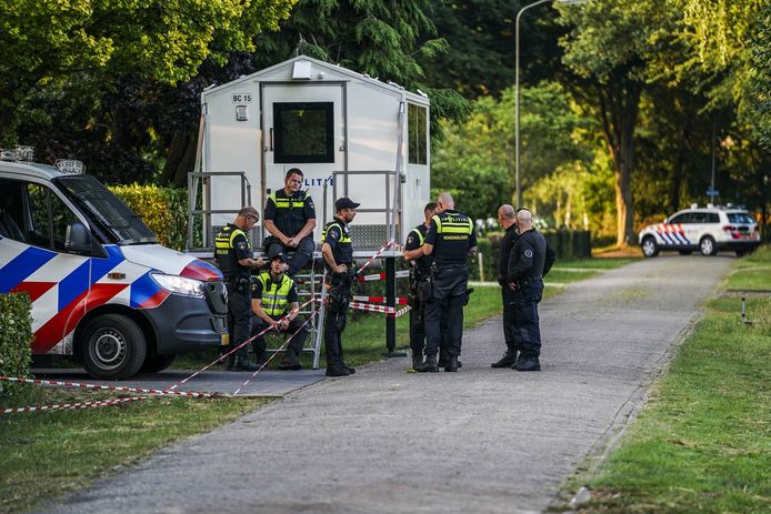 Politiepost bij het huis van stikstofminister Christianne van der Wal (VVD).