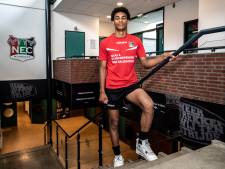 Het nieuwe talent van RB Leipzig komt uit Tiel: NEC’s Yannick Eduardo (16) wil Haaland achterna