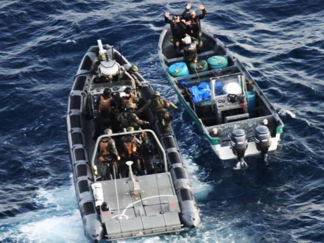 Marineschip onderschept bijna 500 kilo coke op bootje voor de kust van Aruba