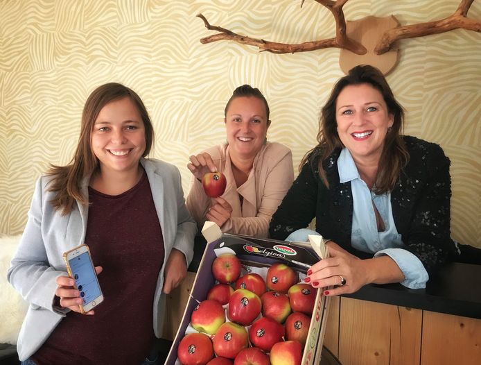 Het team achter de opmerkelijke campagne om de Belgica-appel te promoten (vlnr):
Aline Ghys, Stefanie Nisen en Patricia Robinne.