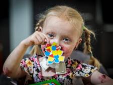 Eigenlijk doet álles pijn bij Danielle: ‘Maar ze is gewoon een heel opgewekte, eigenwijze kleuter’