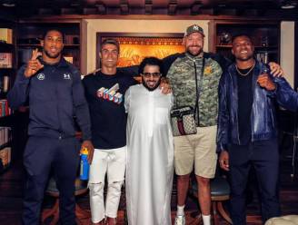 De foto van 1 miljard: wat voeren Cristiano Ronaldo, drie topboksers en een steenrijke Saoedi in hun schild?