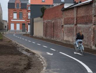 Fietsveilige doorsteek aan Euroshop geopend, Moorseelsestraat wordt deels fietsstraat