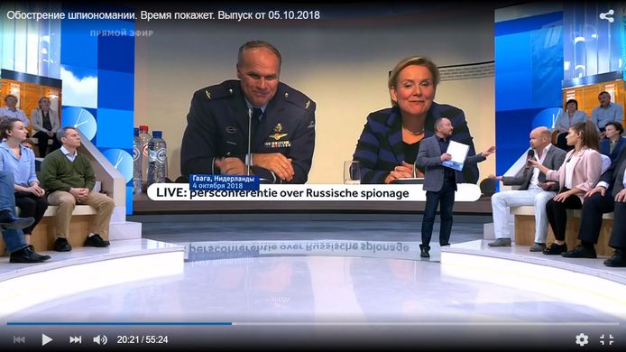 Schermafdruk van Russisch tv-programma met de Nederlandse journalist Joost Bosman over de MIVD.