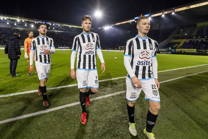 NAC - Heracles , treurnis na het verlies bij Heracles speler Dries Wuytens , Heracles speler Paul Gladon en Heracles speler Roland Baas