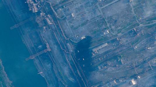 Satellietbeelden gemaakt op woensdag 4 mei boven de Azovstal-fabriek in Marioepol.