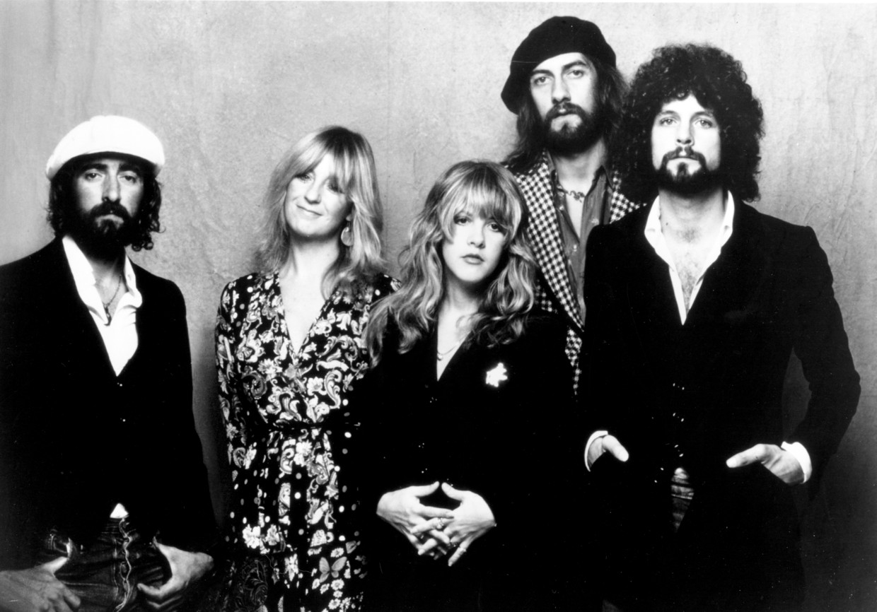 Christine McVie, tweede van links, bij Fleetwood Mac in 1975. Beeld getty