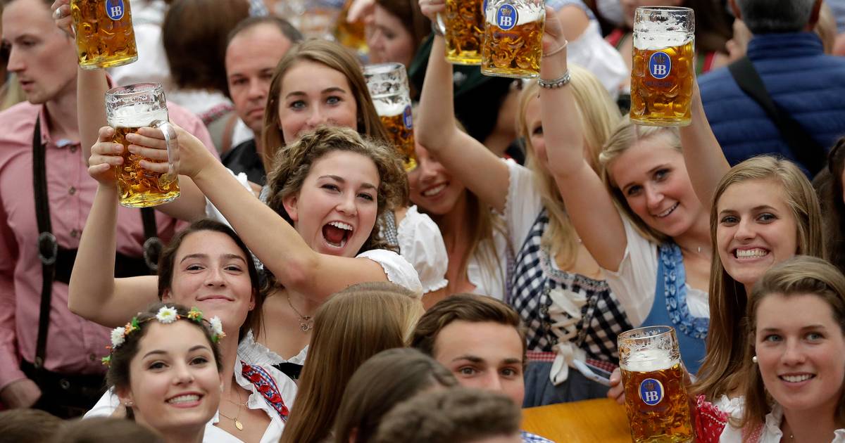 uitvoeren Bijproduct Dapperheid Oktoberfest München: 100.000 pullen onderschept op weg naar buiten |  Buitenland | AD.nl