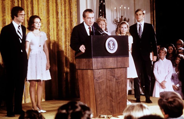 De afscheidsspeech van Nixon voor de medewerkerse van het Witte Huis. Beeld EPA