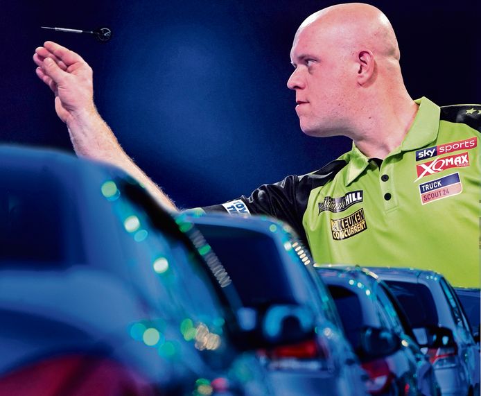 Michael van Gerwen kijkt uit naar het Drive-In Darts Gala in Hannover: ,,Ik heb begrepen dat er plek is voor duizend auto’s. Dat zal wel een vreemd gezicht zijn.’’