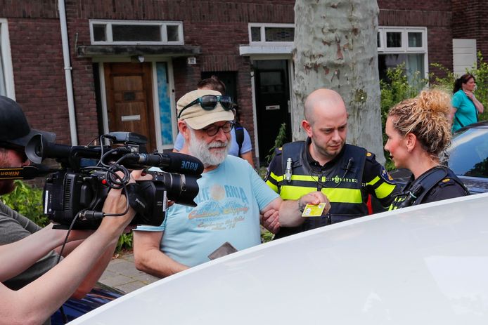 Bakstenen en eieren gegooid naar Pegida in Eindhoven.