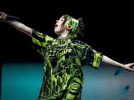 Billie Eilish (17) is nog te licht voor haar prestigieuze plek op Lowlands