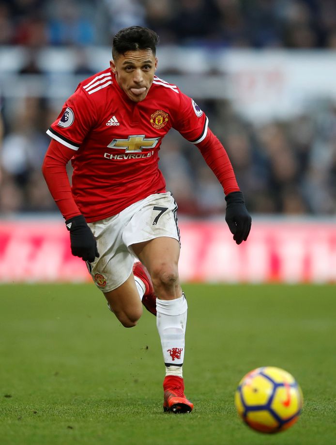 Soccer Football - Premier League - Newcastle United vs Manchester United - St James' Park, Newcastle, Britain - February 11, 2018   Manchester United’s Alexis Sanchez in action   Action Images via Reuters/Carl Recine    EDITORIAL USE ONLY. No use with unauthorized audio, video, data, fixture lists, club/league logos or "live" services. Online in-match use limited to 75 images, no video emulation. No use in betting, games or single club/league/player publications.  Please contact your account representative for further details.