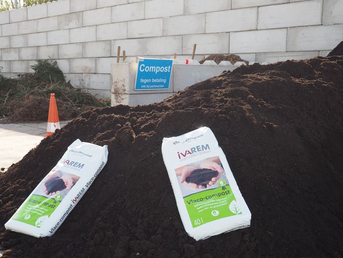 Compost in het IVAREM-recyclagepark in Mechelen-Noord.
