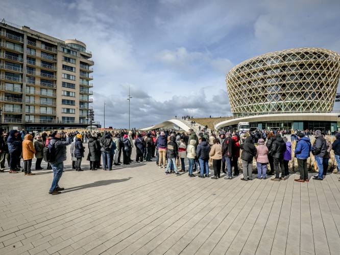 Complete overrompeling voor SILT: honderden mensen schuiven aan voor bezoekje aan nieuw casino in Middelkerke
