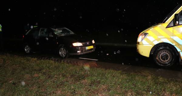 Voetganger geschept door auto in Gameren, zwaargewond naar ziekenhuis - BD.nl
