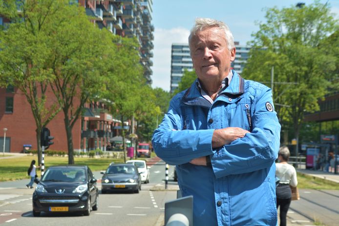 Gerard van Wageningen beleeft Veteranendag zaterdag thuis voor de buis. ,,Dat is niks, maar het kan nu even niet anders.”