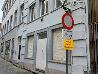 Bedrijf van Filip is niet meer bereikbaar door gewijzigde verkeerssituatie in Geerwijnstraat: “Wie aan mijn deur parkeert, riskeert een boete”