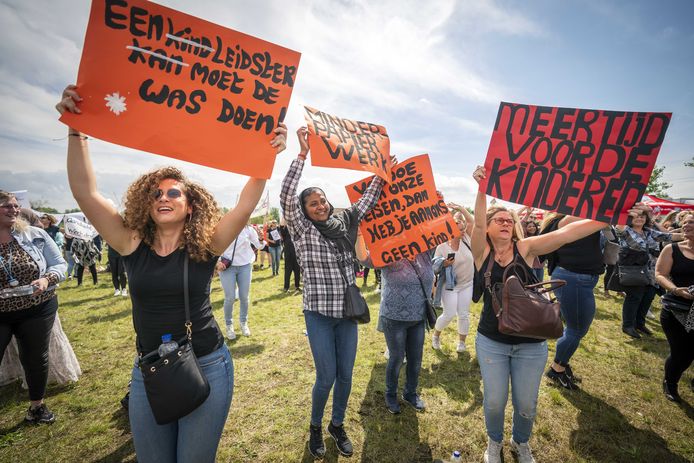 Medewerkers van de kinderopvang, vooral FNV-leden, demonstreerden afgelopen jaar voor betere arbeidsvoorwaarden