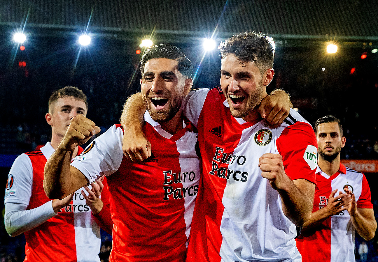 Alireza Jahanbakhsh en Santiago Gimenez.