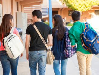 Vrouw van 29 zou geboortecertificaat vervalst hebben om terug naar middelbare school te gaan, was gewoon “eenzaam” volgens advocaat