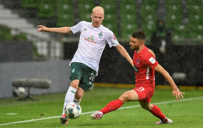 Davy Klaassen in actie in de play-offs tegen FC Heidenheim.