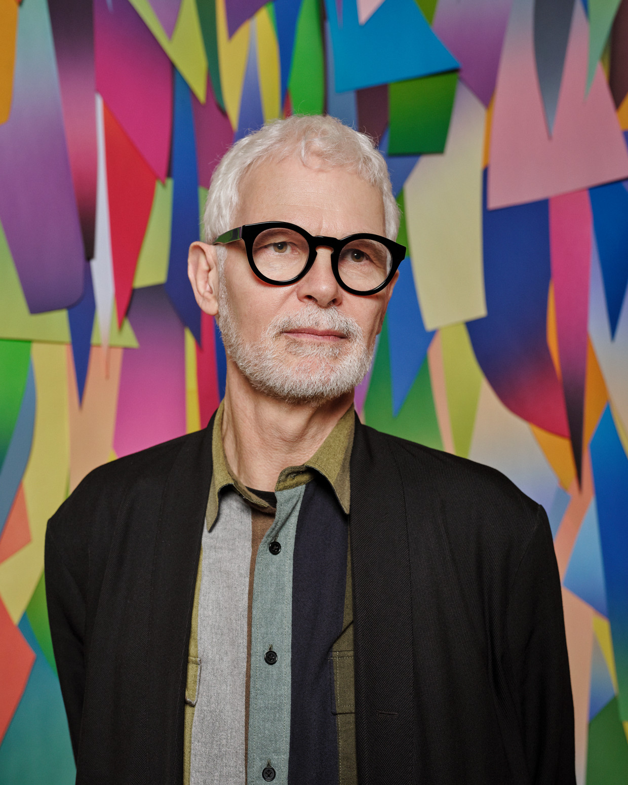 Rein Wolfs in het Stedelijk Museum voor het werk The Eye-Me-Not van Carlos Amorales.  	 Beeld Erik Smits