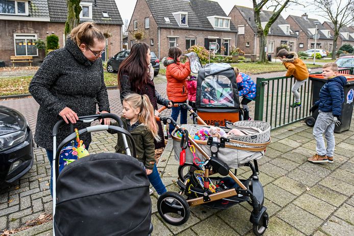 Basisscholen toch eerder dicht, maar wie past op als ouders gaan werken ...