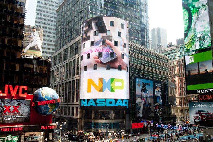 NXP op een groot reclamebord op Time Square, New York