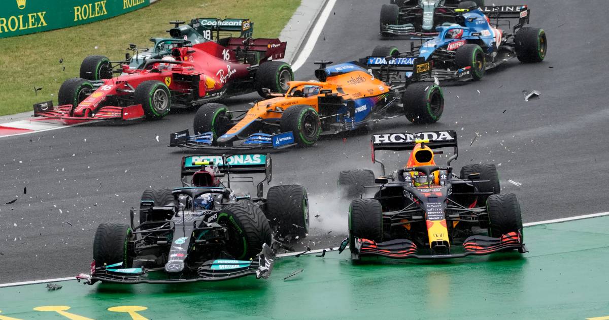 Verstappen alweer slachtoffer van fout Mercedes-coureur ...
