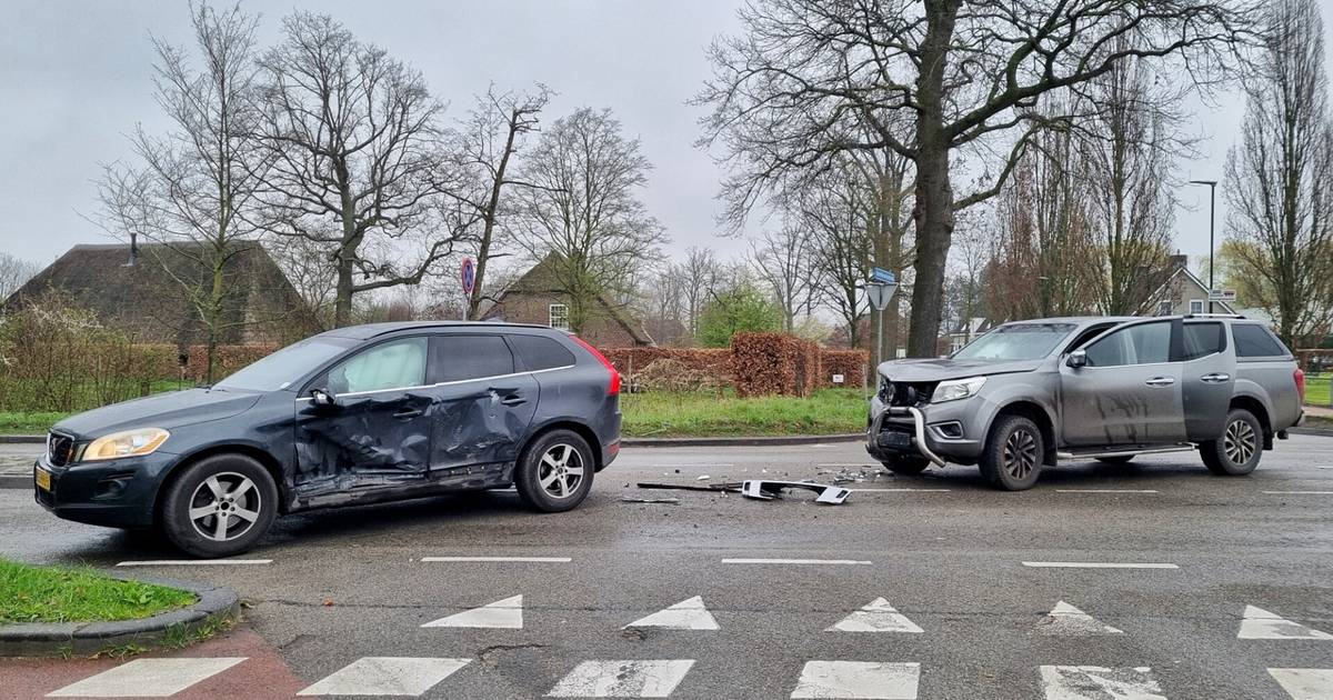 Twee keer raak in korte tijd: botsingen op de Bedrijfsweg in Oisterwijk.