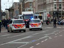 ‘Ondernemersruzie’ op Amsterdamse markt met ‘zwaard’ beslecht: twee gewonden