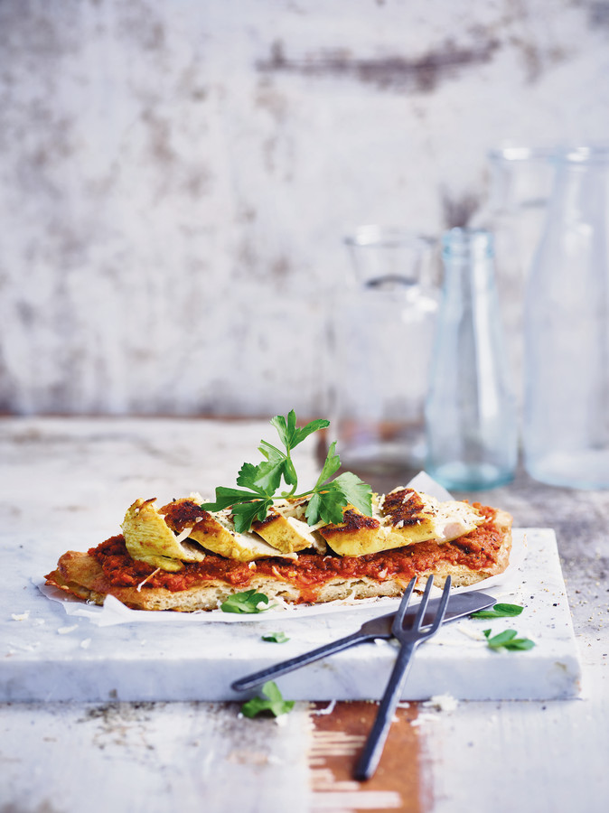 Focaccia met tapenade.