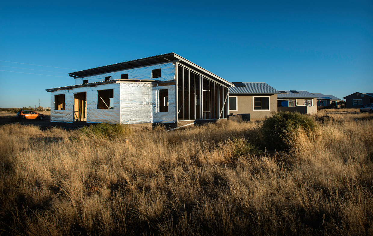 Er wordt druk gebouwd in Orania. Beeld Bram Lammers