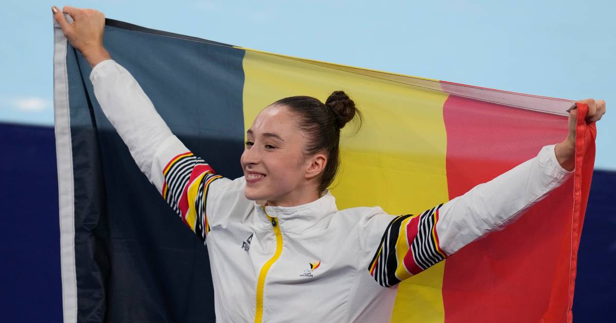 Gymnast Nina Derwael (21) takes first gold for Belgium ...