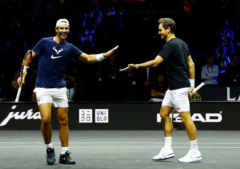 Rafael Nadal en Roger Federer tijdens een training voor de Laver Cup. Beeld Action Images via Reuters