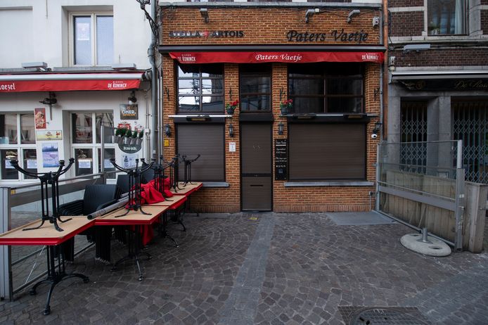 De verlaten cafés in Antwerpen