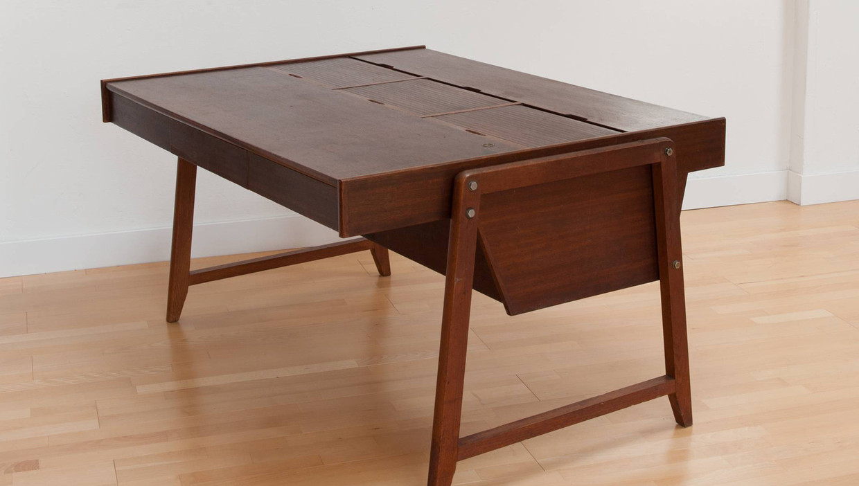 Het antieke bureau. Beeld Gevonden op Marktplaats