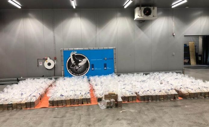 Begin dit jaar werd in een loods in Essen (België) een bende opgerold die 4 ton cocaïne probeerde in te voeren via de Rotterdamse haven.