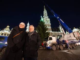 “Elk jaar zeiden we tijdens ons bezoek aan de kerstmarkt: ‘Onze boom zou hier toch ook niet misstaan’. Als grap. En nu staat hij hier écht”