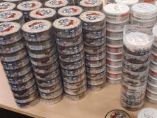 Geen drankvoorraad of chips: politie onderschept 6400 zakjes snus bij levering aan avondwinkel