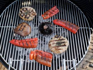 Brandweer moet bbq blussen