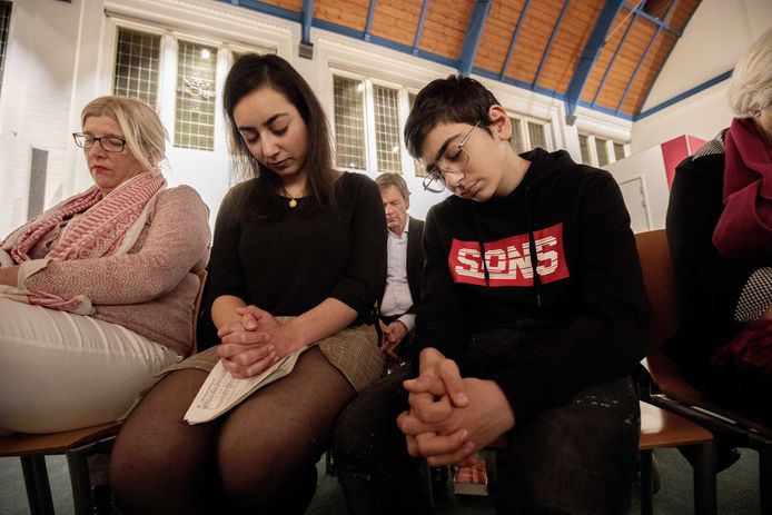 De Haagse Protestantse Kerk (PKN) wil met een doorlopende kerkdienst voorkomen dat de Armeense Hayarpi Tamrazyan en haar familie worden teruggestuurd naar Armenië.