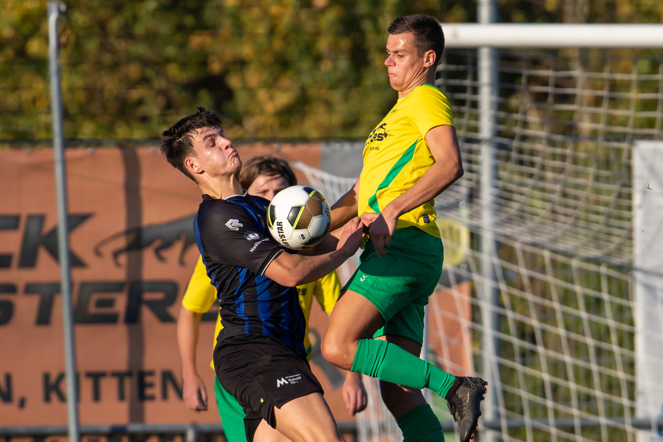 Gestaakt voetbalduel krijgt staartje restant van 32 seconden begint