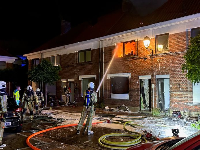 De Uitslaande brand op het Matrozenplein in Knokke-Heist zorgde voor heel wat schade.