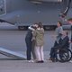▶ Belg Olivier Vandecasteele na 455 dagen in Iraanse cel weer op Belgische bodem