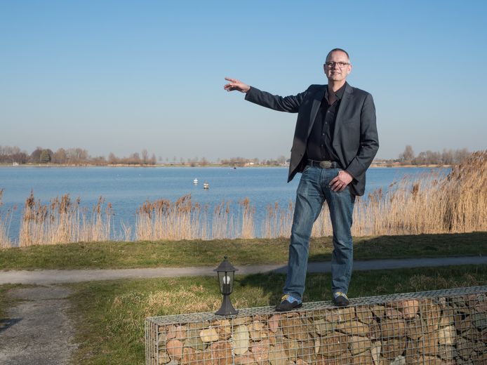 Rens Schipper Energie specialist poserend bij het Noord AA in Zoetermeer